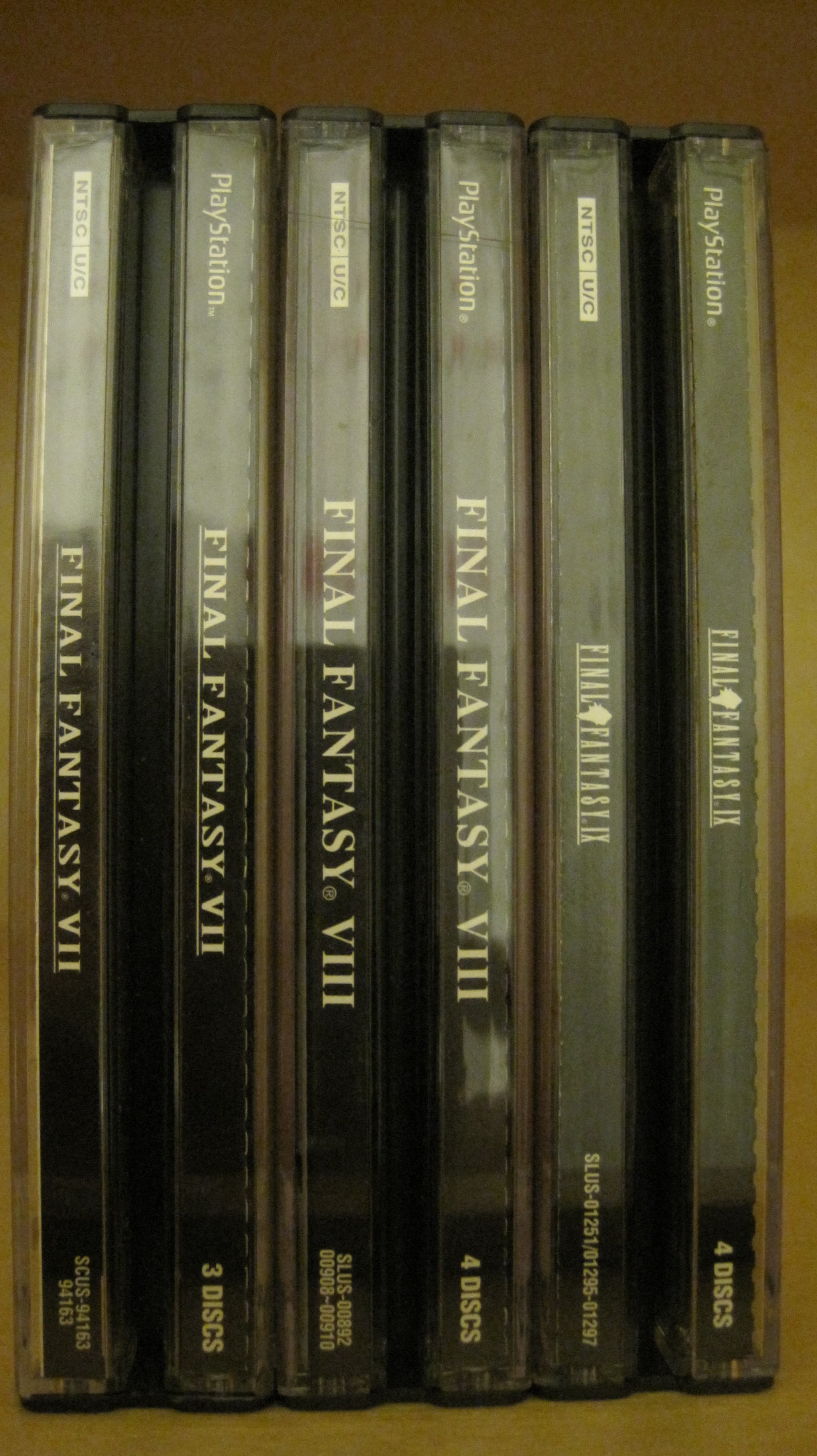 Realne pudełka gier Final Fantasy VII, VIII i IX na PlayStation z kolekcji autora zdjęcia
