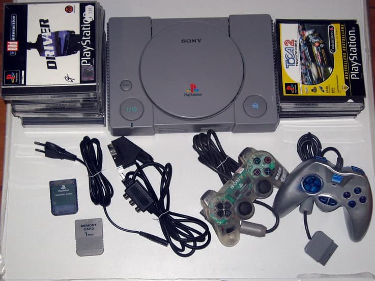 Konsola PlayStation z akcesoriami